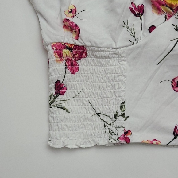 NWT Forever 21 Floral Top - Picture 2 of 5